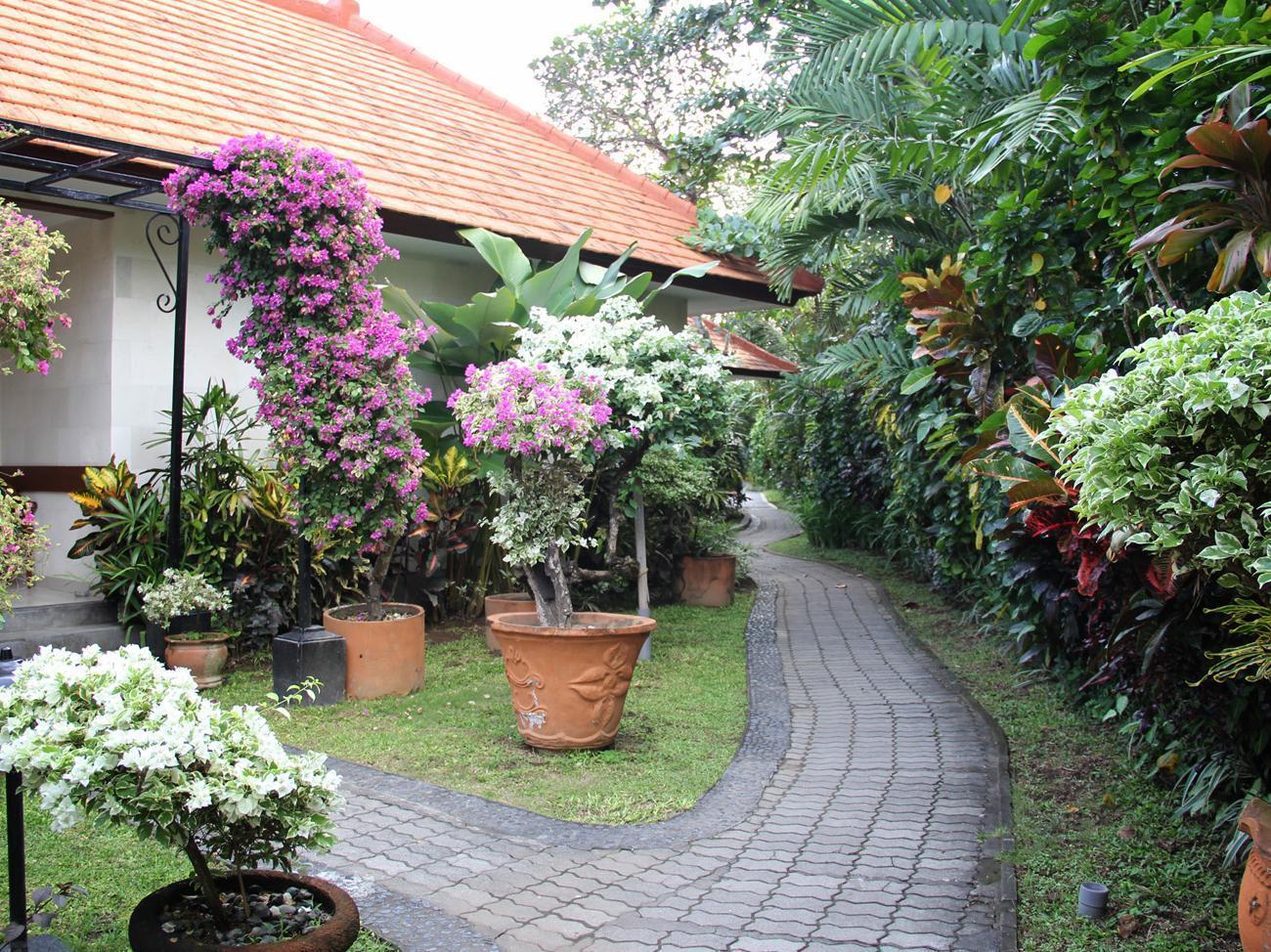 Respati Beach Hotel Sanur  Exterior photo